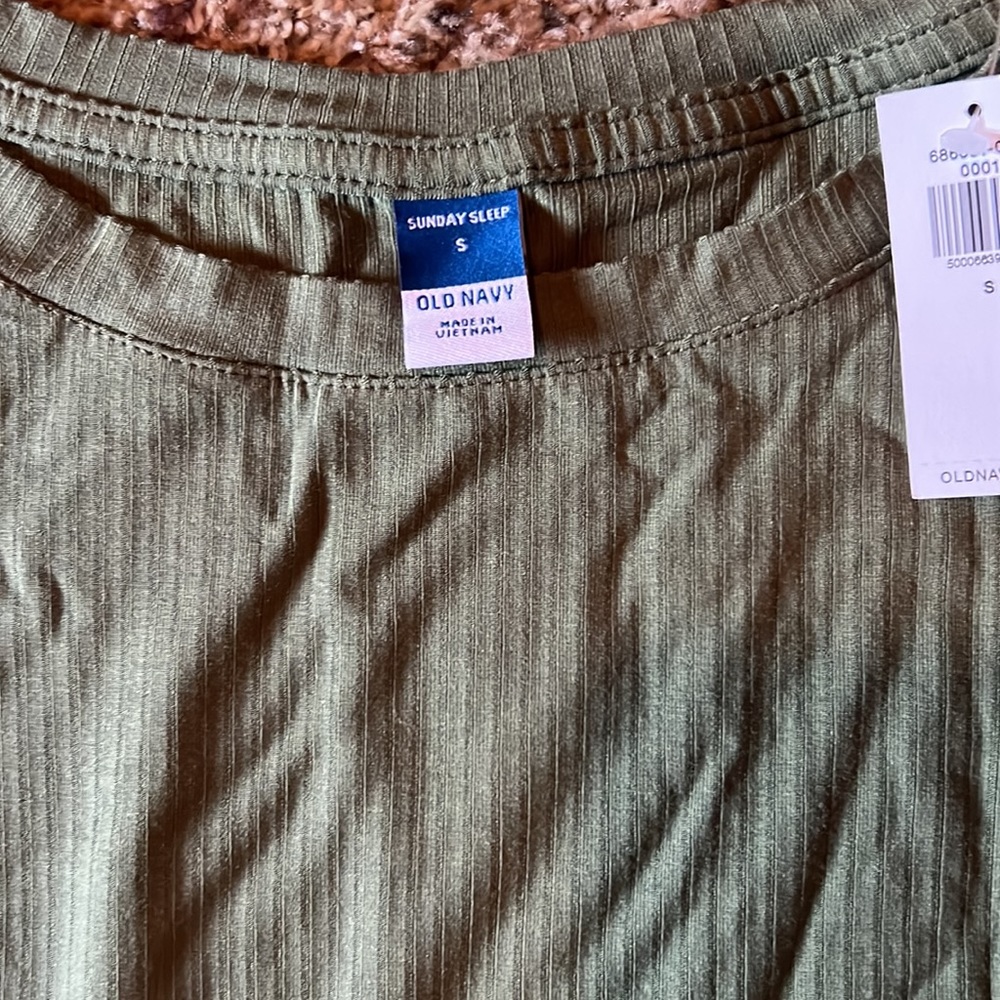 Old navy Sunday sleep shirt